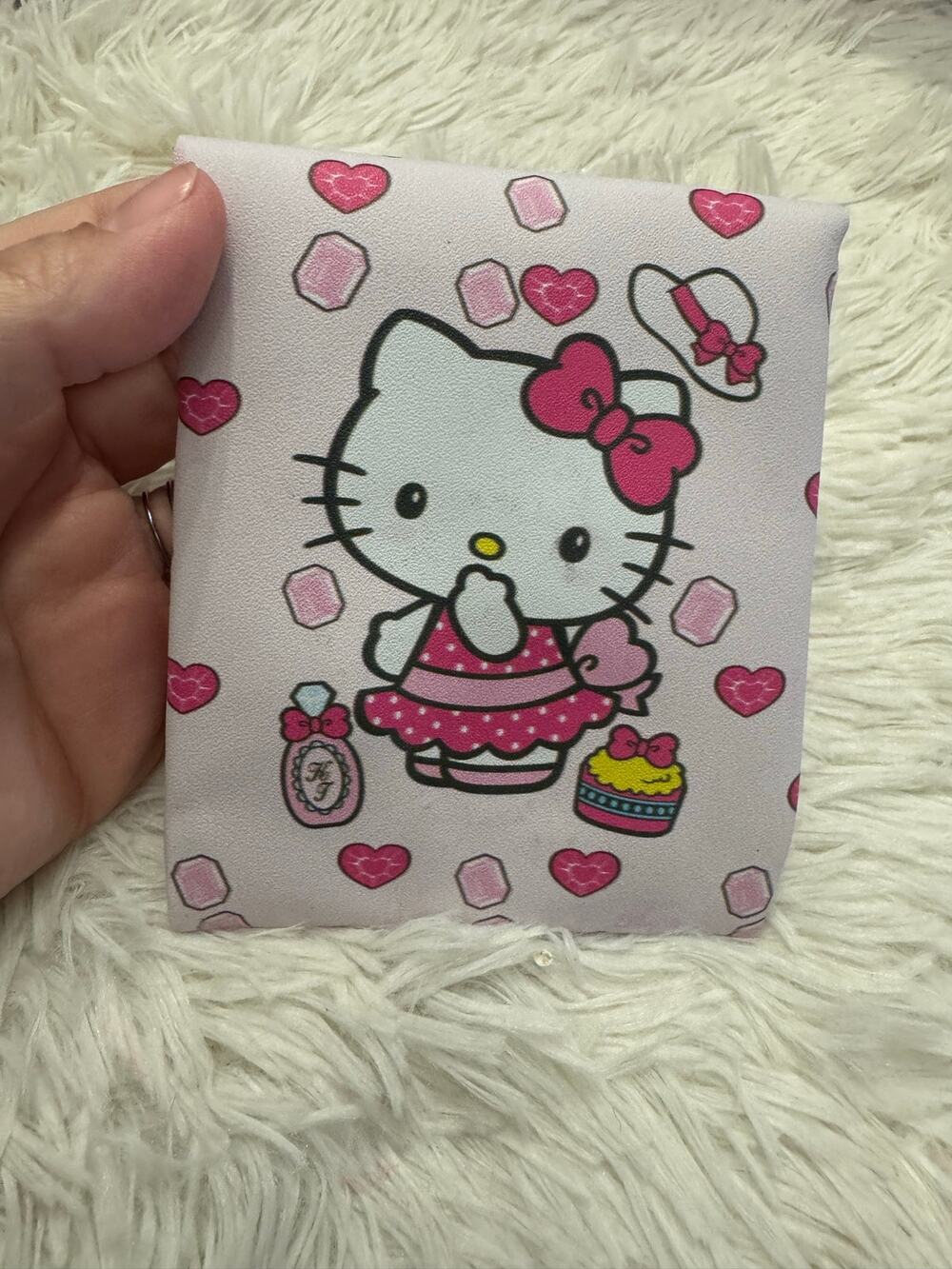 Hello Kitty pink & white crossbody Hello Kitty graphic pink hearts and diamonds